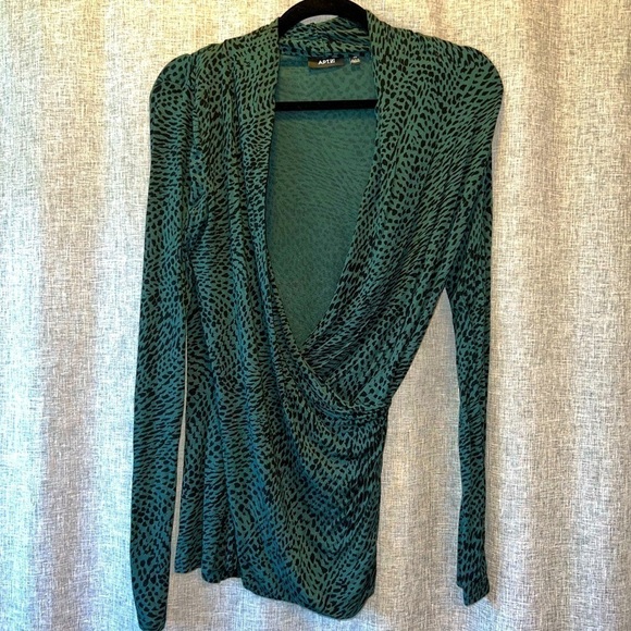 *women's Apt 9 Faux Wrap top XSmall - Picture 1 of 7